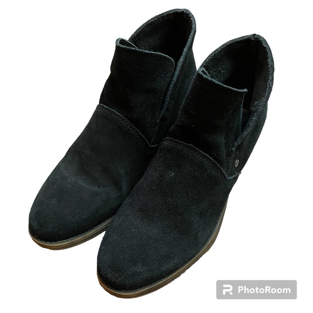 Black Onyx Suede Ankle Boots by BearPaw - Picture 6 of 10